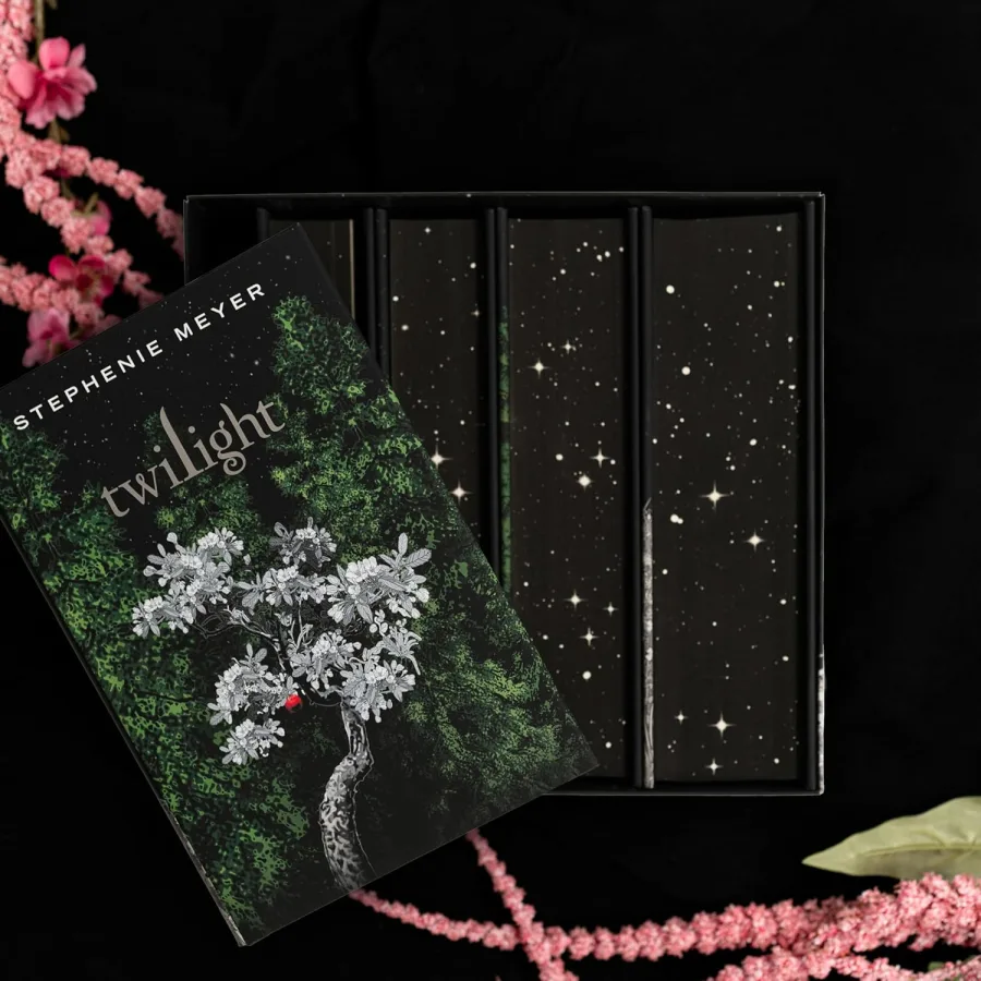 The Twilight Saga Deluxe Hardcover Collection